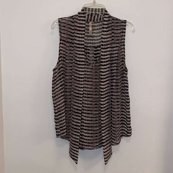 Mono B Sleeveless Animal Print Tie Front Blouse - Picture 1 of 4
